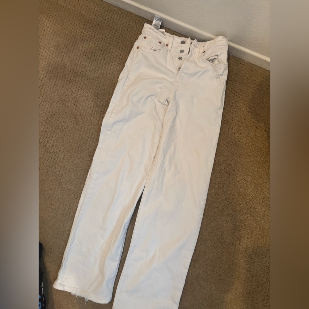 LEVIS white straight leg jeans